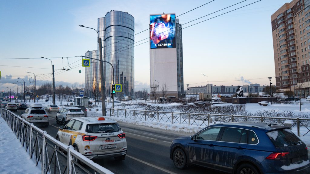 Компания POSTEX запустила сеть медиафасадов в Санкт-Петербурге